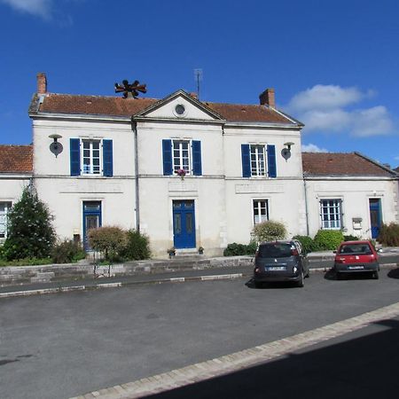 L'Ancien Hotel De Ville Foussais Exterior foto