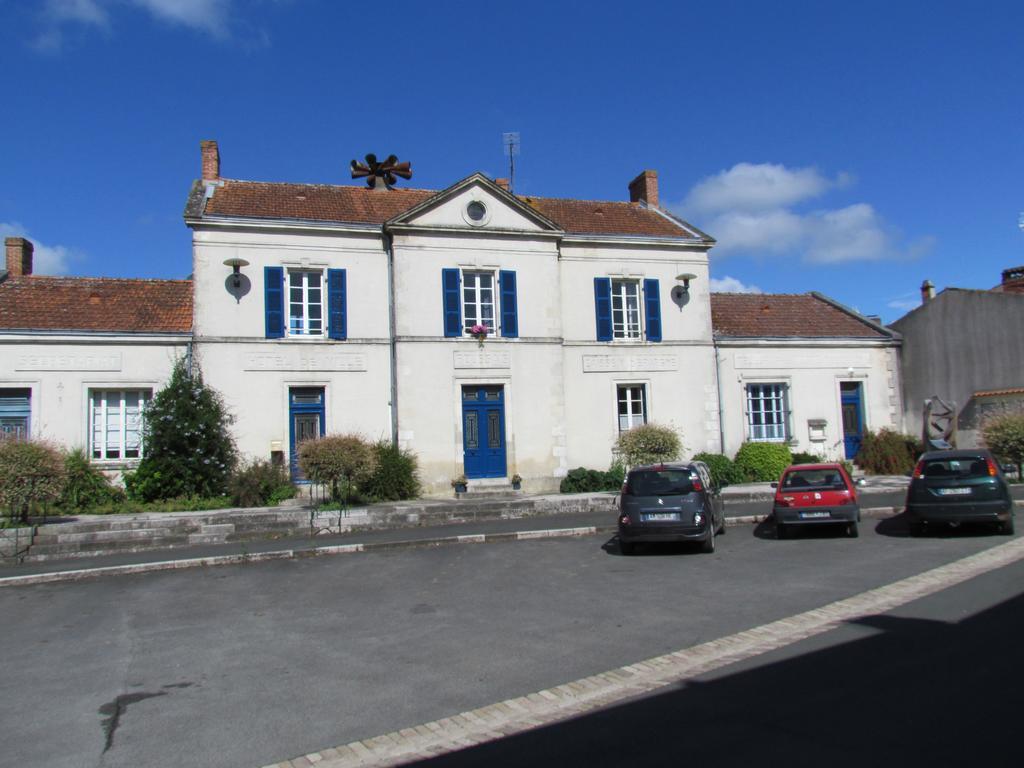 L'Ancien Hotel De Ville Foussais Exterior foto